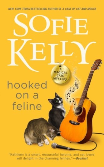 Hooked On A Feline Av Sofie Kelly