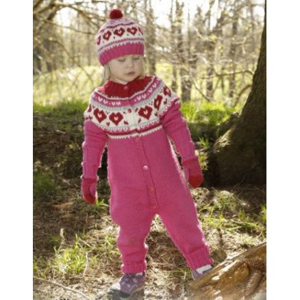 Warmhearted by DROPS Design Heldrakt Strikkeoppskrift str 12 mdr 6 år