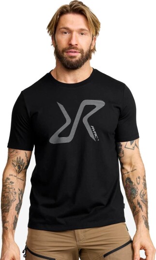 Revolutionrace Easy Graphic Logo T Shirt Herre Black XS Herre Overdeler T skjorter
