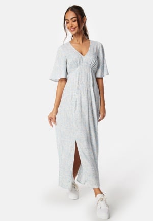 Happy Holly V-neck Slit Viscose Dress Light blue/Patterned 36/38