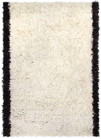 Ullteppe Nova hvit/svart Størrelse: 240 x 340 cm Ullteppe Nova hvit/svart Størrelse: 240 x 340 cm