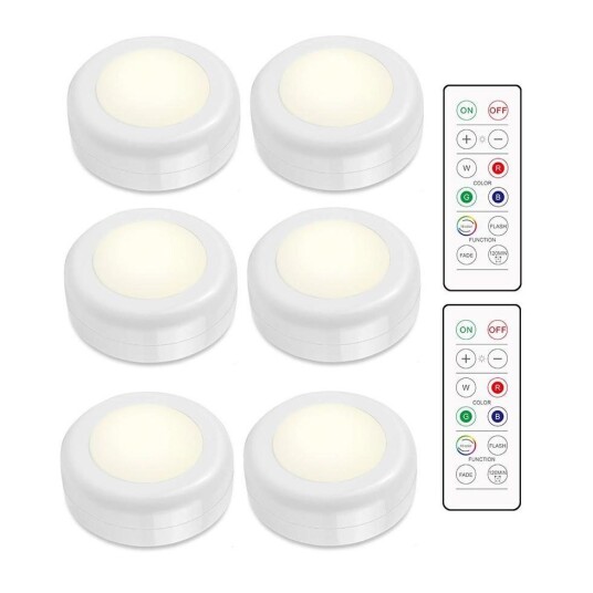 INF LED Spotlights - Sett med 6 lys og 2 fjernkontroller INF LED Spotlights - Sett med 6 lys og 2 fjernkontroller