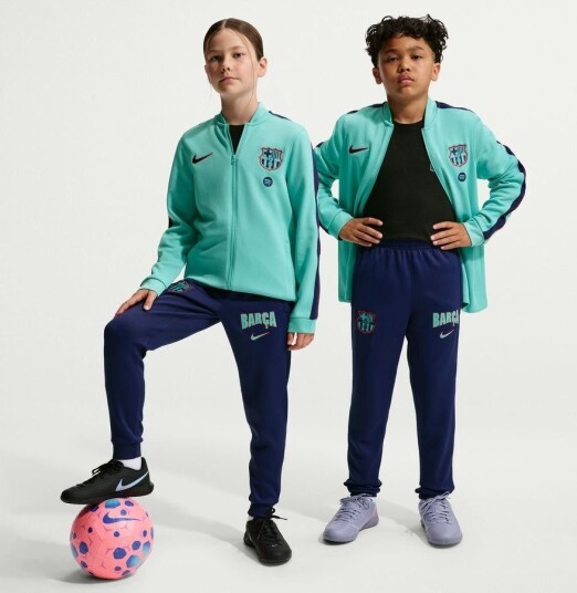 Barcelona Tracksuit Dri FIT Strike 3. Grønn frost/Blå/Rød Barn Nike størrelse M: 137 147 cm