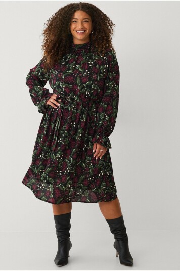 Ellos Plus collection Kjole i chiffon med volang Rosa