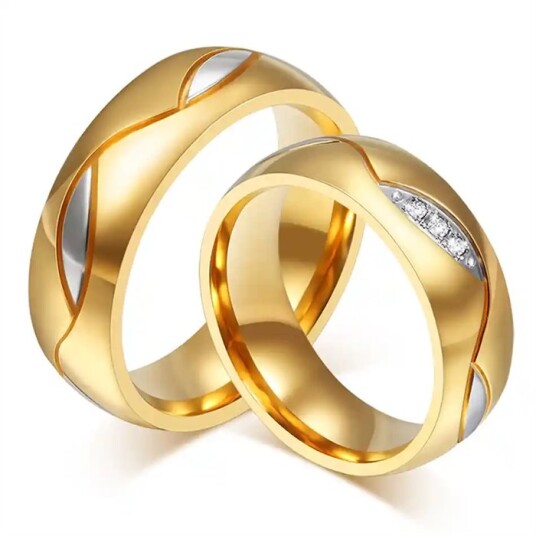 Flowline ring i gullbelagt rustfritt stål Flowline ring i gullbelagt rustfritt stål