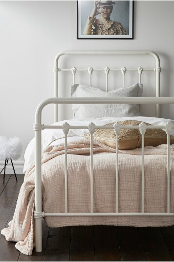 Ellos Home Seng Industrial 90x200 Hvit