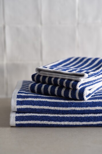 Jotex Håndklesett 4pakning Koboltblå/naturhvit DIXIE 2204287010 Jotex Håndklesett 4pakning Koboltblå/naturhvit DIXIE 2204287010
