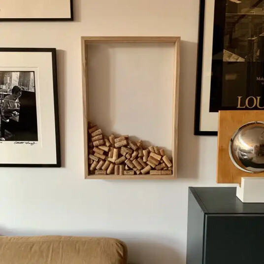 Vinobarto Corkframe ramme til vinkork – eik med bakplate