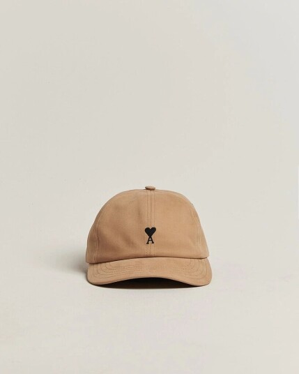 AMI Contrasted Heart Logo Cap Beige Mastic AMI Contrasted Heart Logo Cap Beige Mastic