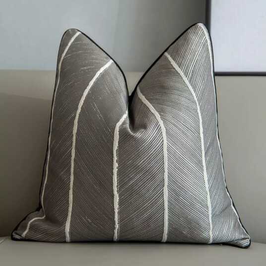 Putetrekk Striped Design 45 x 45 cm grå/hvit Size: 45 x 45 cm Putetrekk Striped Design 45 x 45 cm grå/hvit Size: 45 x 45 cm