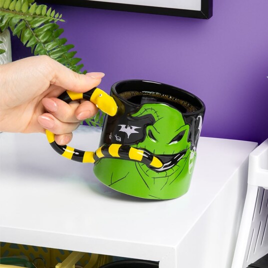 Paladone Oogie Boogie formet GITD krus