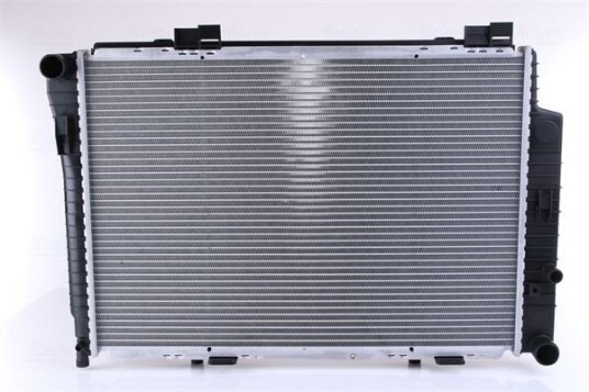 Radiator NISSENS 62752A