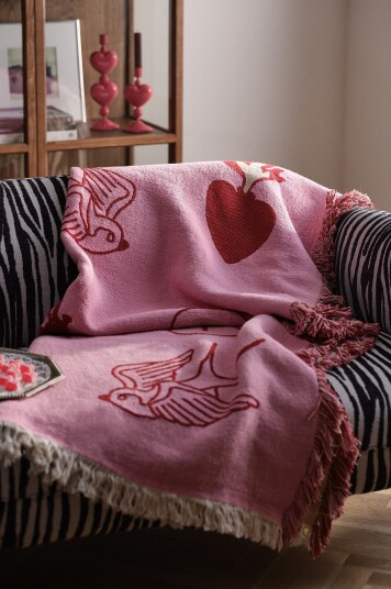 Jotex    Pledd 130x170 Cm Rosa/rød   KITSCH    Kjøp Pledd hos Jotex