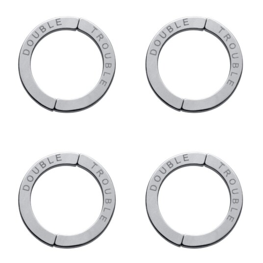 Magnetisk ring "Double Trouble" design av Efva Attling
