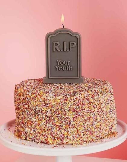Kakelys Formet som Gravstein "R.I.P Your Youth" 9,5 cm