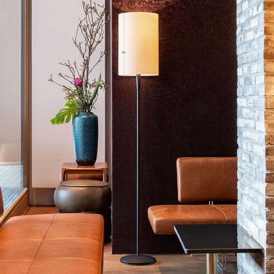 Gulvlampe Serien Lighting Club L dimmbar Svart Stue Metall Design 164.5 Svart