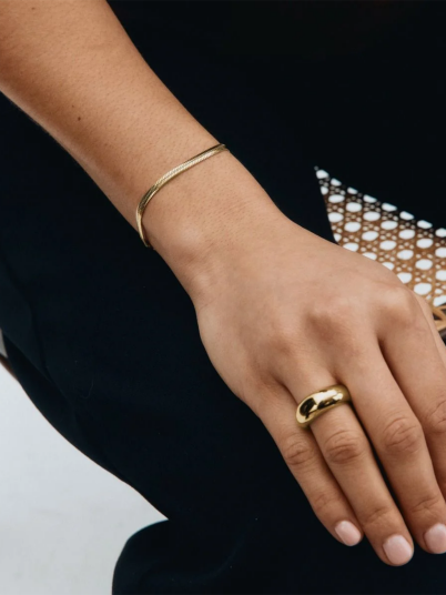 Edblad Herringbone Bracelet Gold Gull ONE SIZE Edblad Herringbone Bracelet Gold Gull ONE SIZE