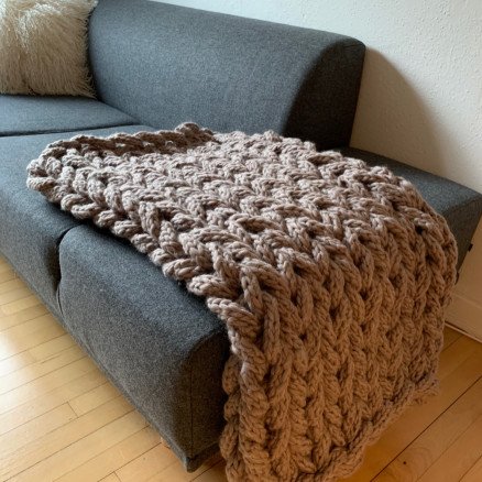 Chunky Teppe av Rito Krea Teppe Strikkeoppskrift 130x110 cm