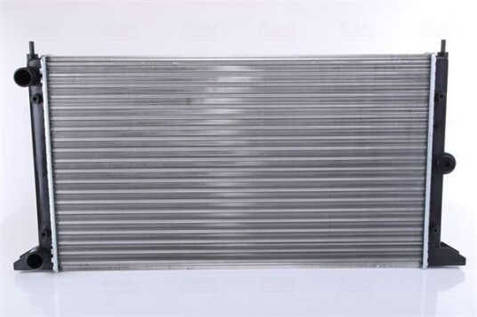 Radiator NISSENS 67305
