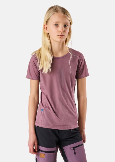 Swedemount Ultra Light Tee Girl Dk. Mauve 120 T Shirts