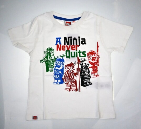 Ninjago T-skjorte A Ninja Never Quits - 98 / 3 år - Barn - 100% bomull