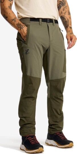 RevolutionRace Turbukse & Fritidsbukse Elevate Pro Hiking Pants Herre Grape Leaf/Forest Night Størrelse:M