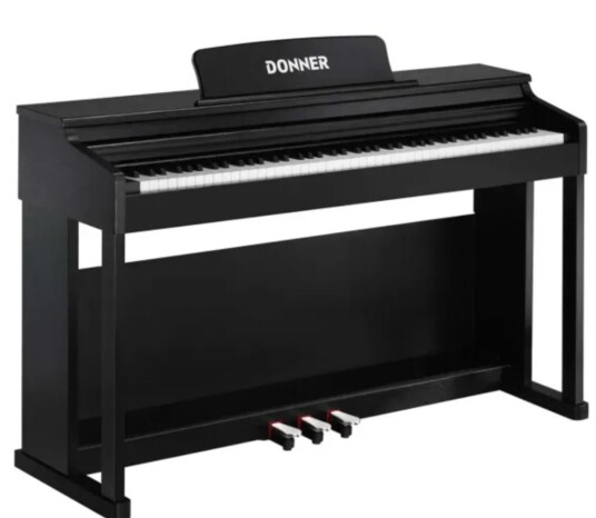 Donner DDP 100 el piano Sort matt med deksel over klaviatur. 128 toner polyfony