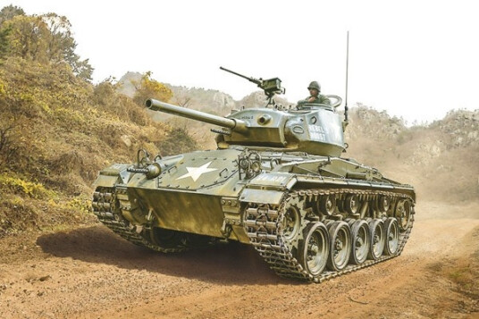 Italeri M24 Chaffee 1:35 Koreakrigen Modellbyggesett