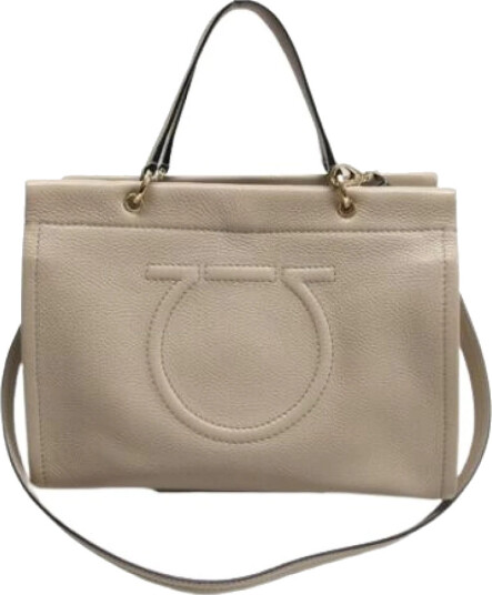 Salvatore Ferragamo Dame Beige