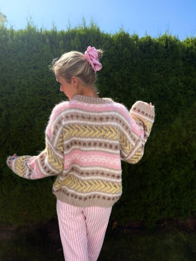 House of Yarn IR 02-02i Hanami genser Soft