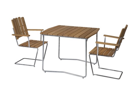 Grythyttan Stålmöbler B31 spisegruppe Oljert eik/galvanisert stål 2  lenestoler & bord 84 x 92 cm