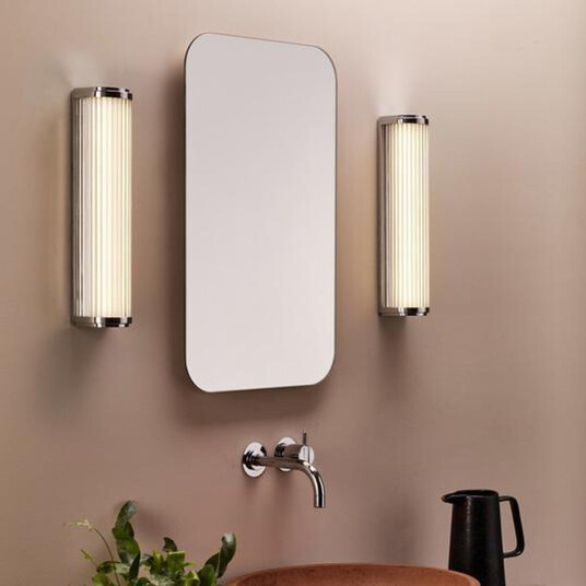 Astro Lighting Versailles 400 vegglampe 7,1W dimbar IP44 - Polert krom Astro Lighting Versailles 400 vegglampe 7,1W dimbar IP44 - Polert krom