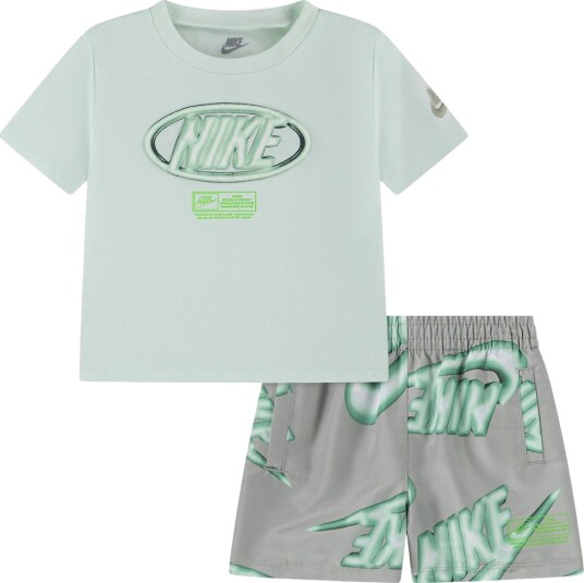 Nike Shorts Sett T skjorte/Shorts Grantåke Nike 6 år (116) Shorts Grå Grønn Nike Shorts Sett T skjorte/Shorts Grantåke Nike 6 år (116) Shorts Grå Grønn