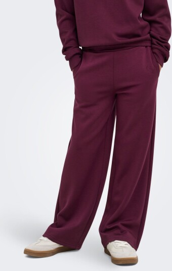 Kids Only Kogada Nella Heart Pant Fr Swt Noos Burgundy 146 Kids Only Kogada Nella Heart Pant Fr Swt Noos Burgundy 146