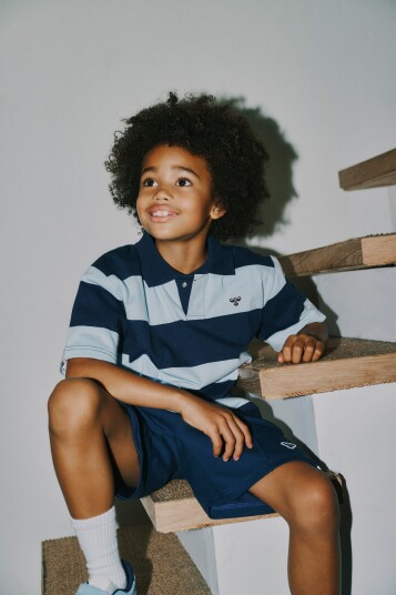 Hummel Hmljr Loose Striped Polo S/S Bee Navy 110/116 Hummel Hmljr Loose Striped Polo S/S Bee Navy 110/116