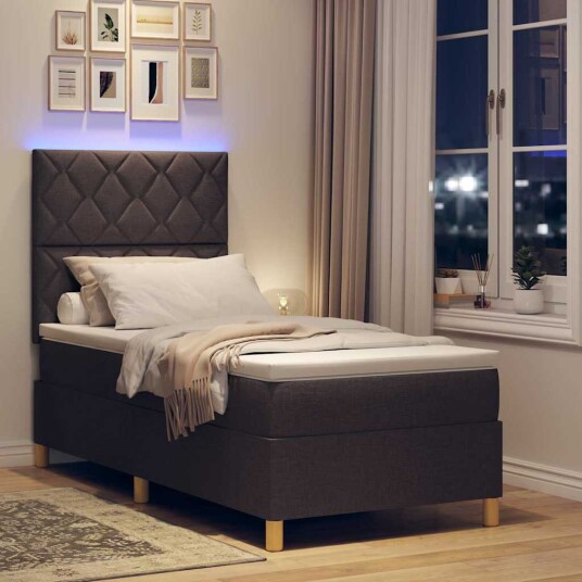 Box Spring Seng med Madrass & LED Mørk Brun 100x200 cm Stoff