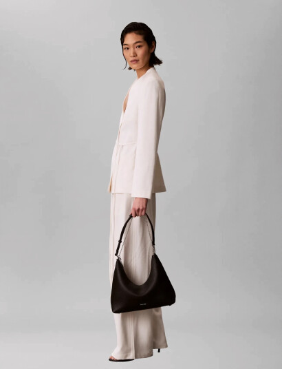 Calvin Klein Emblem Hw Pebble Shoulder Bag Black ONE SIZE