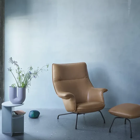 Muuto Doze Ottoman Tube Base Refine Leather Cognac Anthracite Black Muuto Doze Ottoman Tube Base Refine Leather Cognac Anthracite Black