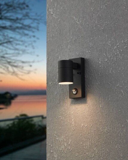 RIGA 5 Vegglamper IP44 Sort