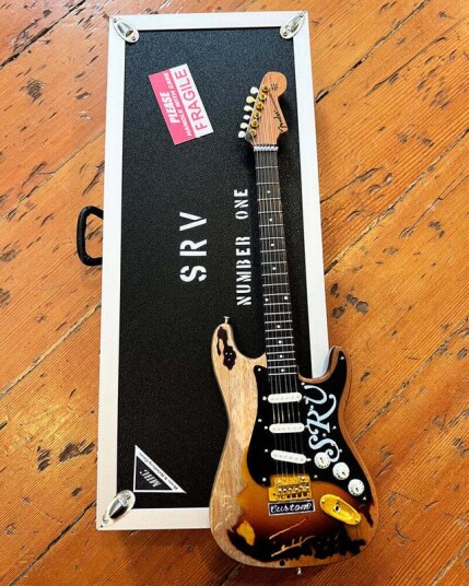 Axe Heaven Stevie Ray Vaughan # One 10 Inch Guitar & Flight Case Set Replica 78815932