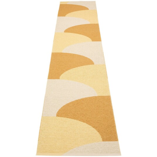 Pappelina Hill teppe Ochre/Pale yellow/Cream 70 x 360cm Pappelina Hill teppe Ochre/Pale yellow/Cream 70 x 360cm