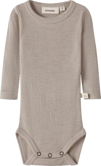 Lil" Atelier Body I/e Rib Ull/Modal Slim NbnNalu Fjær Lil Atelier 1½ år (86) Langermet Body Beige Lil" Atelier Body I/e Rib Ull/Modal Slim NbnNalu Fjær Lil Atelier 1½ år (86) Langermet Body Beige