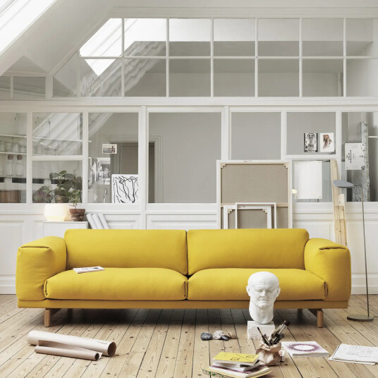 Muuto Rest Sofa 3 seters metallbase med peis 6/svart Muuto Rest Sofa 3 seters metallbase med peis 6/svart
