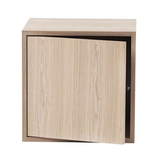 Muuto Stacked 2.0 hyller med d?r, medium eik Muuto Stacked 2.0 hyller med d?r, medium eik