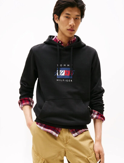 Tommy Hilfiger Linear Flag Graphic Hoodie - Black - L Tommy Hilfiger Linear Flag Graphic Hoodie - Black - L