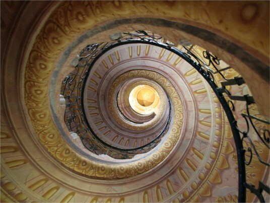 Fototapet Decorative Spiral Stairs 250x193 - Artgeist sp. z o. o.