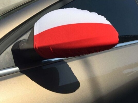 Enero Bilflagg På Mirrors Polen
