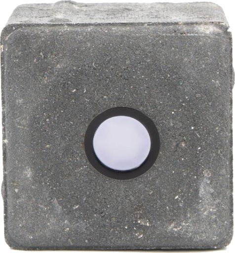 Light By Juhl betongfliser med Cosmos black spotlights 10x10x6 cm antrasitt Light By Juhl betongfliser med Cosmos black spotlights 10x10x6 cm antrasitt