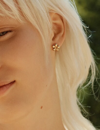 Edblad Daisy Studs Gold One Size   Gold   ONE SIZE