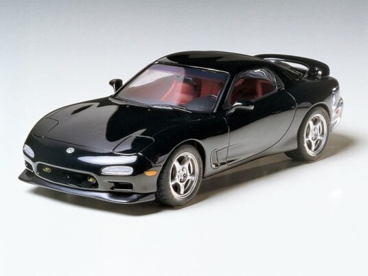 Tamiya 1/24 Mazda RX-7 R1 Tamiya 1/24 Mazda RX-7 R1